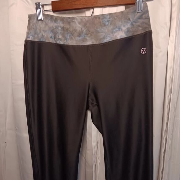 Vogo Athletica Black With Multi Color Waist Band SZ S Capri  Moisture Wicking - Picture 3 of 8
